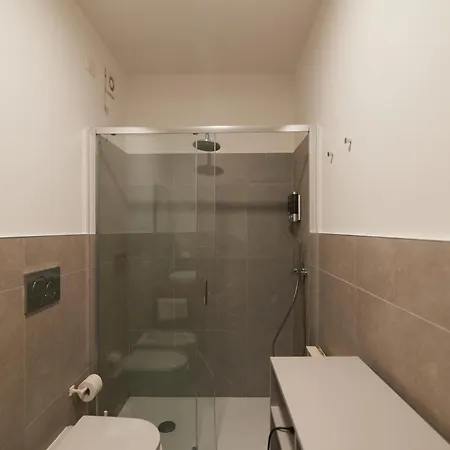 Bilocale Moderno In Zona Tranquilla, Parcheggio Gratuito Appartamento