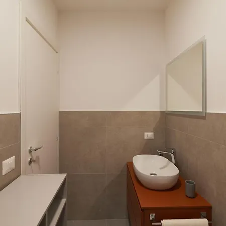 Bilocale Moderno In Zona Tranquilla, Parcheggio Gratuito Con Caffe E Altri Servizi Inclusi Non E , Ma Un Con Cucina * 佩鲁贾