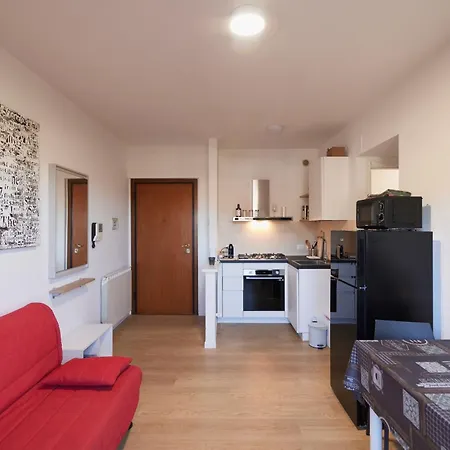 Appartamento Bilocale Moderno In Zona Tranquilla, Parcheggio Gratuito Perugia
