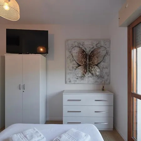 Bilocale Moderno In Zona Tranquilla, Parcheggio Gratuito Appartement *