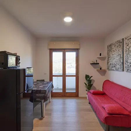 Bilocale Moderno In Zona Tranquilla, Parcheggio Gratuito