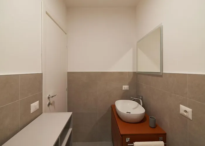 Bilocale Moderno In Zona Tranquilla, Parcheggio Gratuito Con Caffe E Altri Servizi Inclusi Non E , Ma Un Con Cucina * ペルージャ