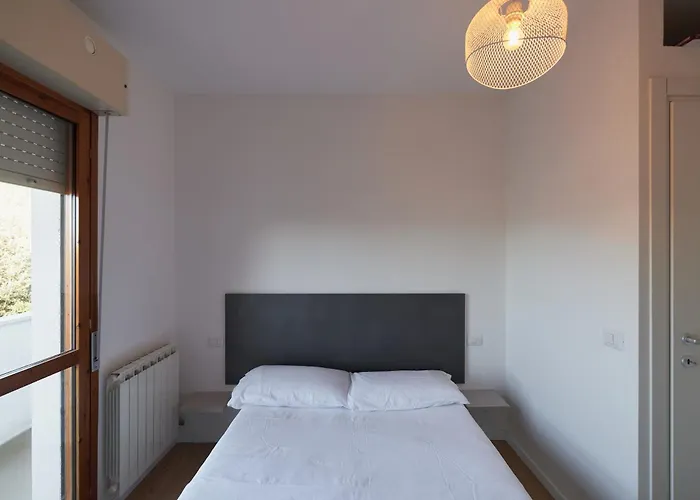 アパート Bilocale Moderno In Zona Tranquilla, Parcheggio Gratuito Con Caffe E Altri Servizi Inclusi Non E , Ma Un Con Cucina ペルージャ